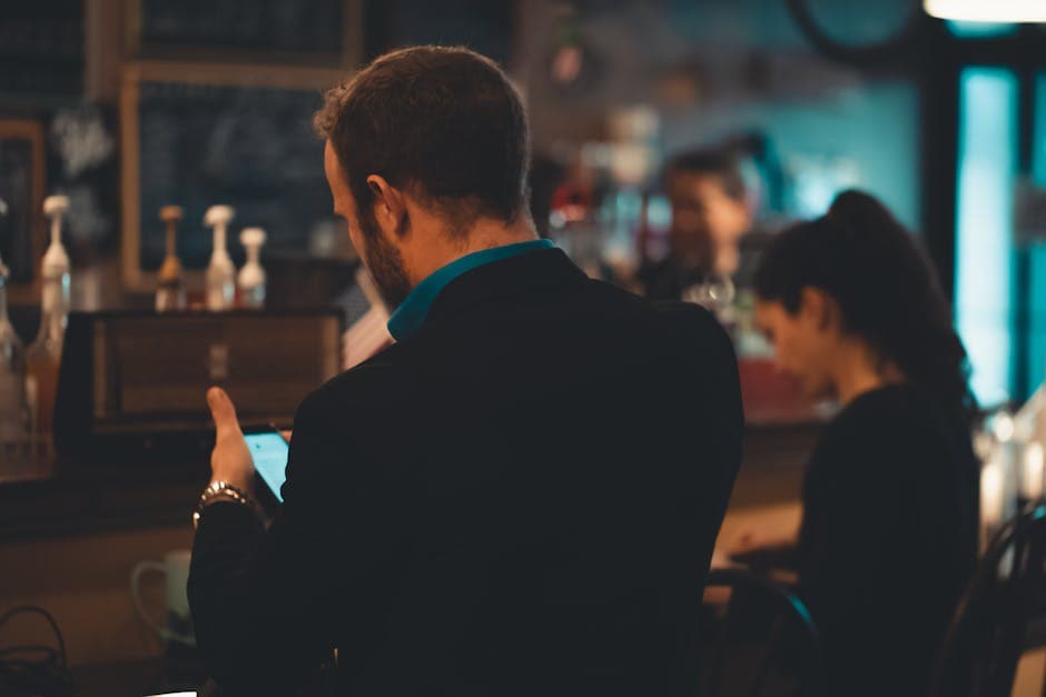 How to Answer the Phone Professionally: Examples for Elevated Customer Interactions